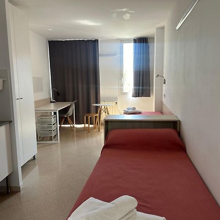 Residencia Universitaria Resa Francesc Giralt I Serra Terrassa Exteriér fotografie