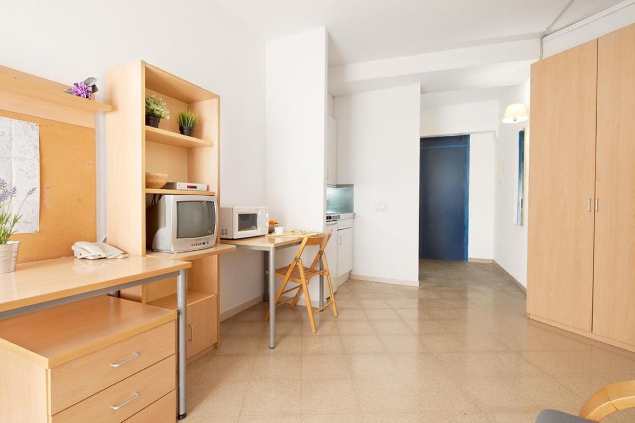 Residencia Universitaria Resa Francesc Giralt I Serra Terrassa Exteriér fotografie