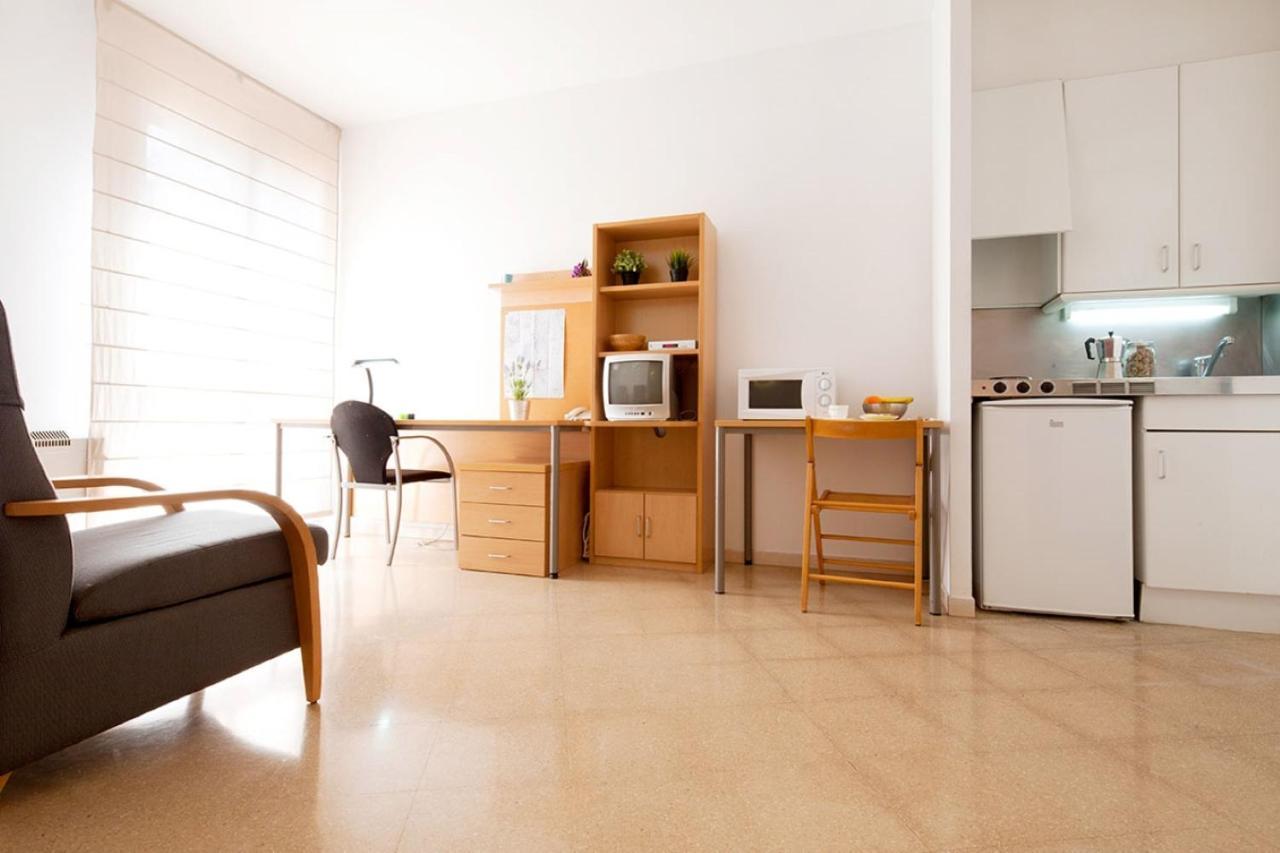 Residencia Universitaria Resa Francesc Giralt I Serra Terrassa Exteriér fotografie
